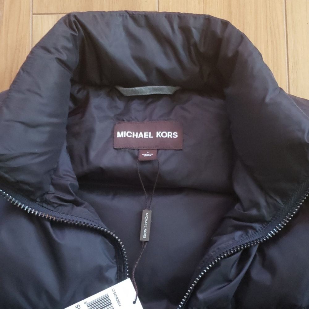 Michael Kors Puffer Navy Vest - Picture 3 of 8